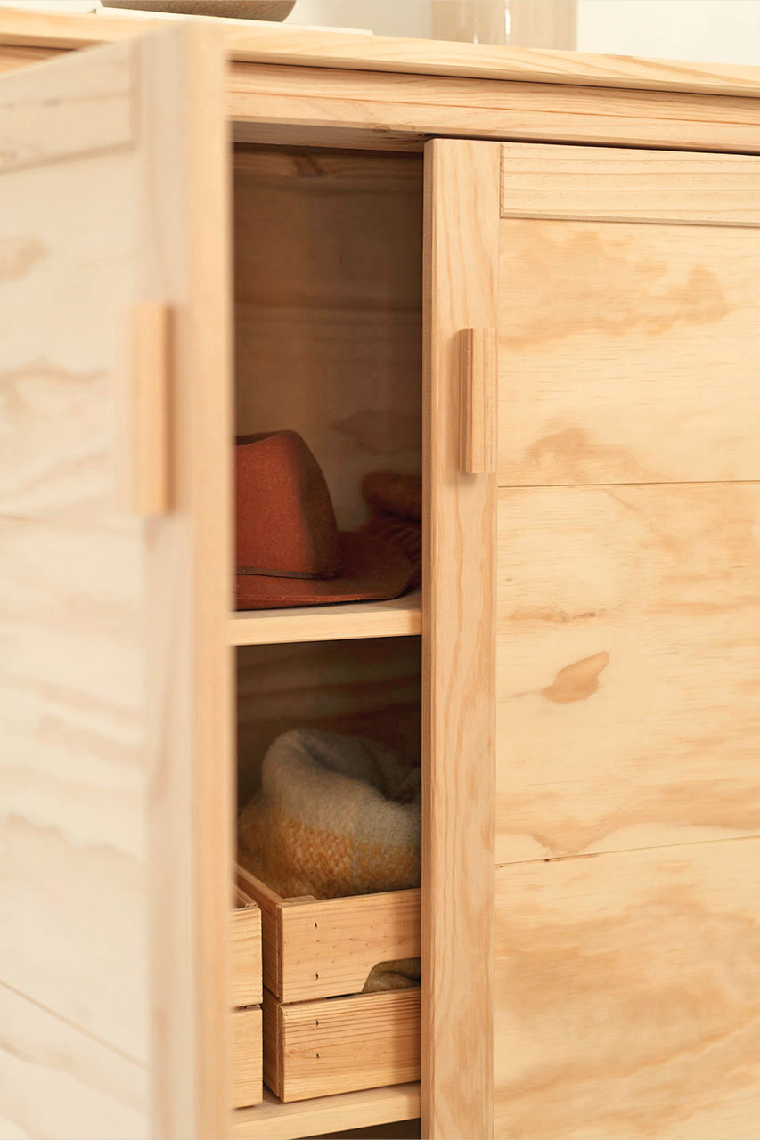 Imagen de ambiente 2 para:Armario bajo de madera natural y ecológica